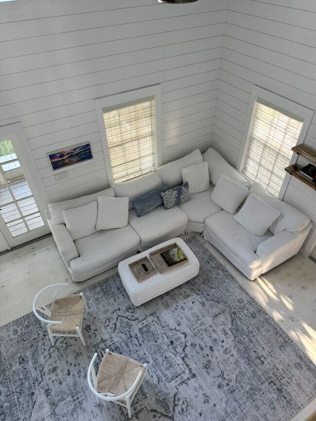 2732 Weeks Ave in Naples, FL - Building Photo - Building Photo