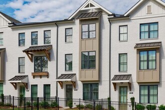 510 Healy Dr in Cumming, GA - Building Photo - Building Photo