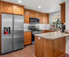 1716 Gardendale Ln in Grants Pass, OR - Building Photo - Building Photo