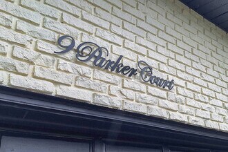 9 Parker Ct in Barrie, ON - Building Photo - Building Photo