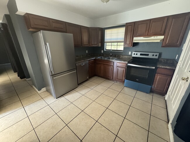 property at 1924 Nekoma Ct