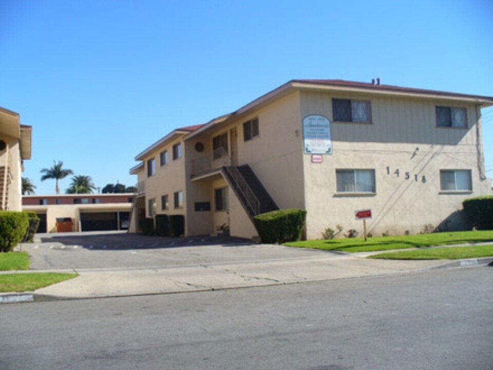 Berendo Trio Apartments in Gardena, CA - Building Photo