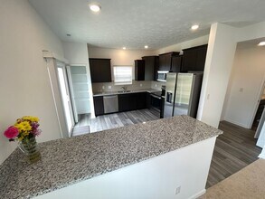 16904 Meander Wy in Louisville, KY - Building Photo - Building Photo