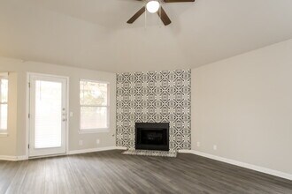 407 Clarks Way in Hutto, TX - Building Photo - Building Photo