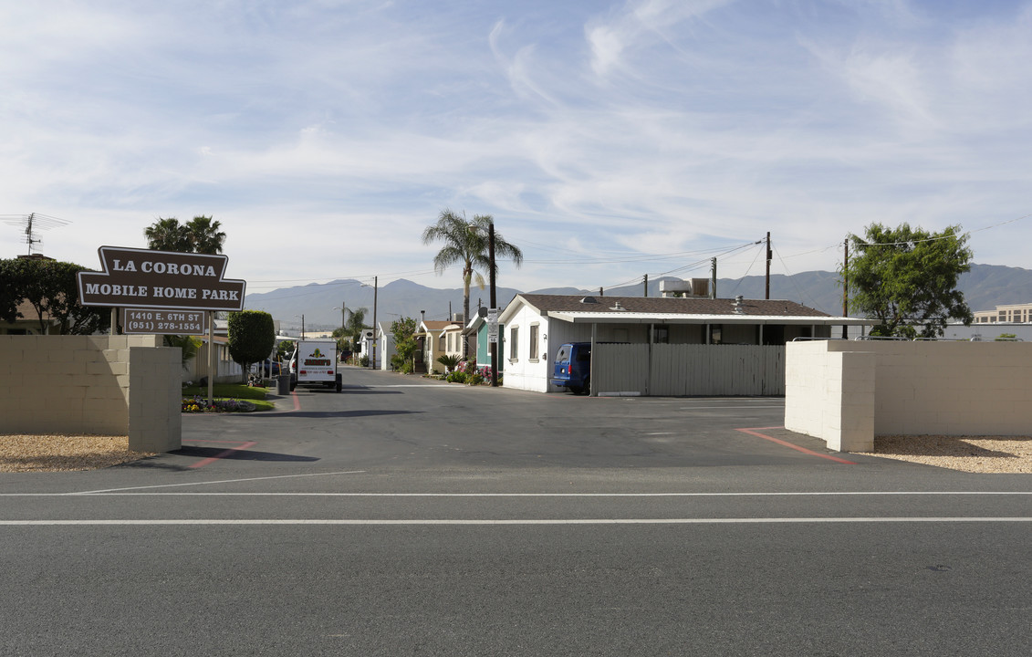 La Corona Mobile Home Park in Corona, CA - Building Photo