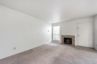 6633 W Airport Blvd in Houston, TX - Building Photo - Building Photo