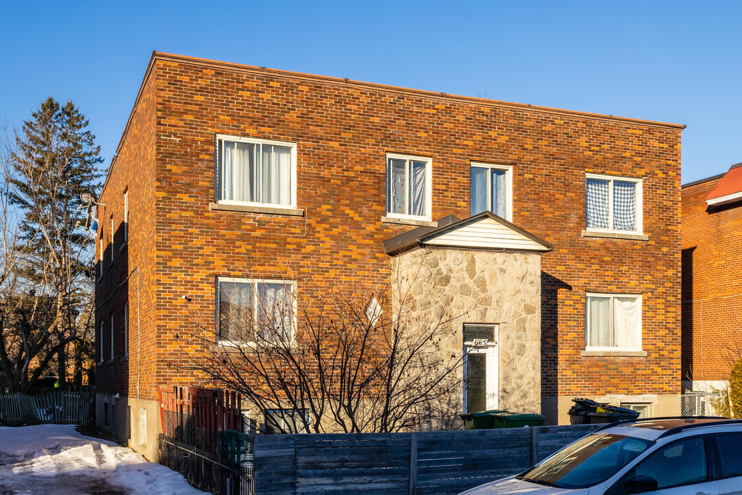 655 16E Av in Montréal, QC - Building Photo