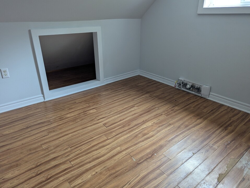 43 River Rd in Halifax, NS - Building Photo