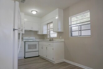 235 Beulah St in Fort Walton Beach, FL - Building Photo - Building Photo