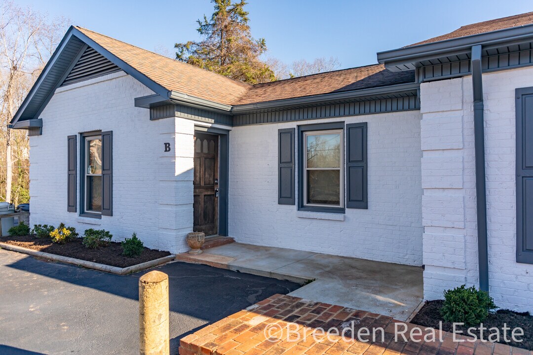 204 E McDowell St in Morganton, NC - Building Photo