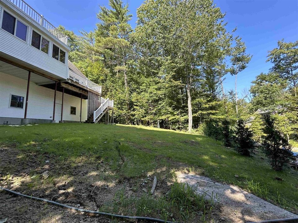 51 Bergen St in Moultonborough, NH - Building Photo