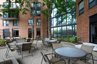 Hancock Square at Arlington Station in Arlington Heights, IL - Building Photo