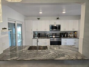 903 NW 6th Ave in Boynton Beach, FL - Building Photo - Building Photo