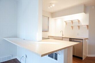 909 Concordia Ln in Clayton, MO - Building Photo - Building Photo