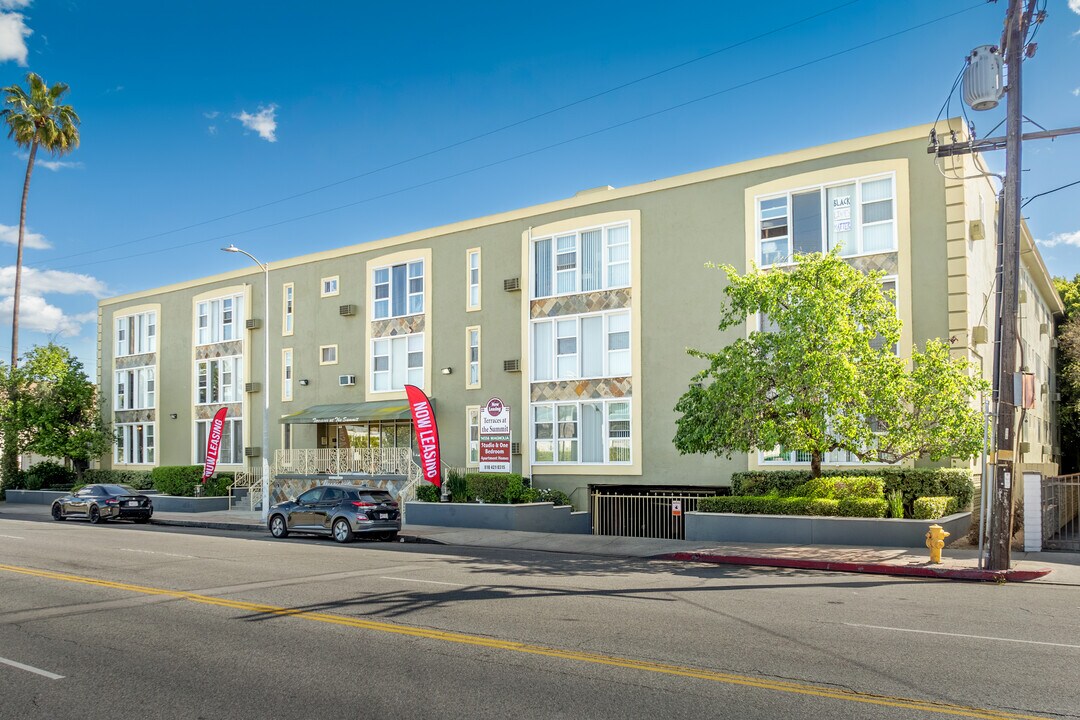 Terraces at the Summit in Sherman Oaks, CA - Foto de edificio