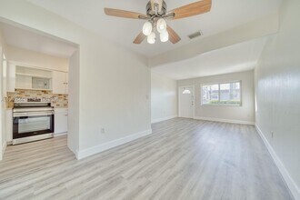 2798 SW 32nd Ave in Miami, FL - Building Photo - Building Photo