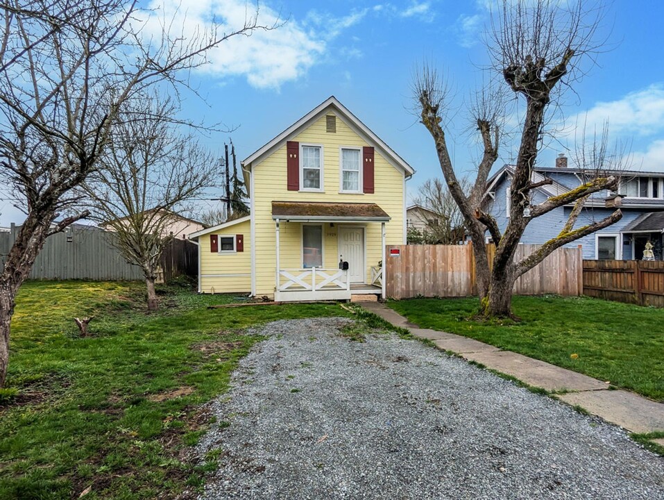 3929 High St in Everett, WA - Foto de edificio