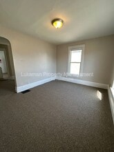 1324 S Westnedge Ave in Kalamazoo, MI - Building Photo - Building Photo