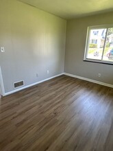 1828 Suman Ave, Unit Unit A in Dayton, OH - Building Photo - Building Photo