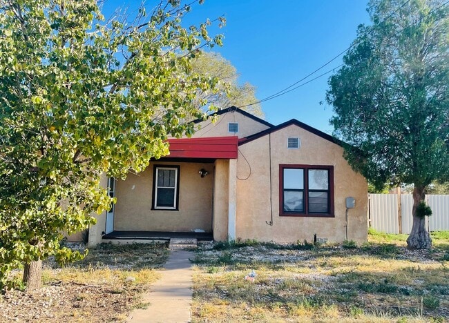 property at 510 W 15th St