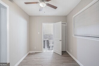 864 Northview Dr in Forest Park, GA - Building Photo - Building Photo