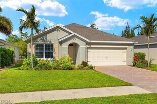 3495 Acapulco Cir in Cape Coral, FL - Building Photo