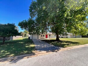 114 N Nolan Ave in Fayetteville, AR - Building Photo - Building Photo