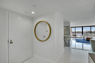 400 N Flagler Dr in West Palm Beach, FL - Foto de edificio - Building Photo