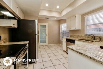 207 Regal Park Dr in Valrico, FL - Building Photo - Building Photo