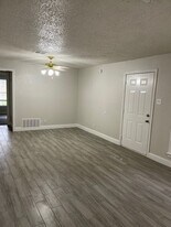 120 N 26th St in Gatesville, TX - Building Photo