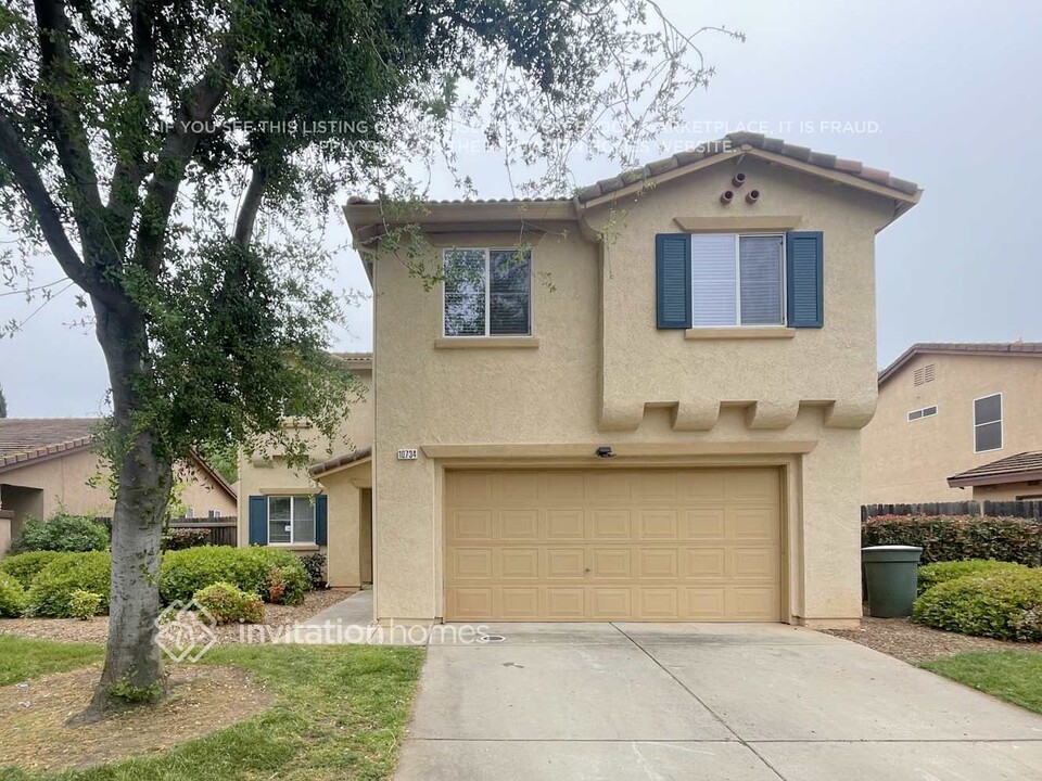 10734 Ivoryton Way in Mather, CA - Building Photo