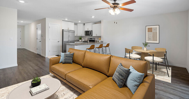 Chapel Commons Townhomes in Wesley Chapel, FL - Building Photo - Building Photo