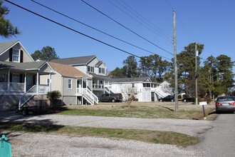 15 Freeman Dr in Poquoson, VA - Building Photo - Building Photo