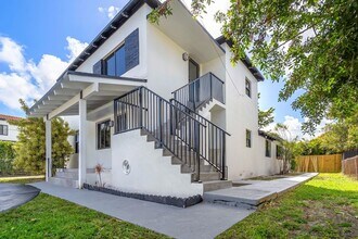 130 SW 31st Ct in Miami, FL - Building Photo - Building Photo