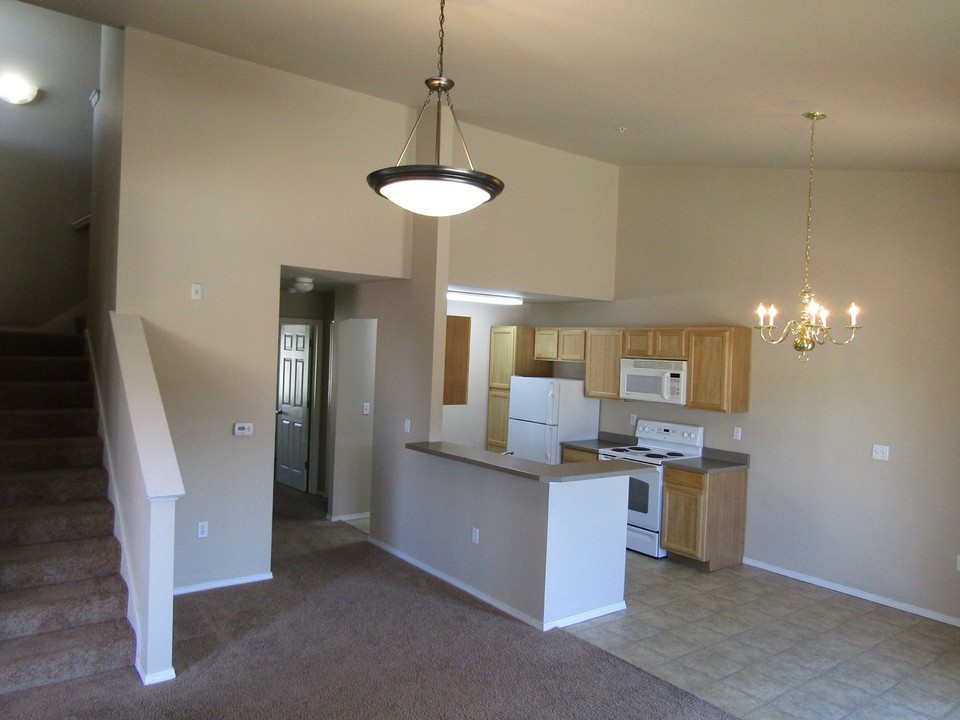 Thunder Rock Apartments in Gillette, WY - Building Photo