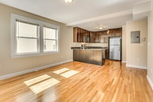 51 Colonial Ave, Unit 2 in Boston, MA - Building Photo