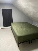 32 Cutting Ave, Unit 2 in Cranston, RI - Building Photo - Building Photo