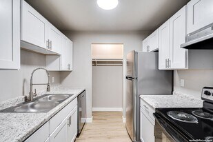 Canopy Ridge in Madison, WI - Building Photo