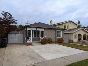 2746 Thurman Ave. in Los Angeles, CA - Foto de edificio - Building Photo
