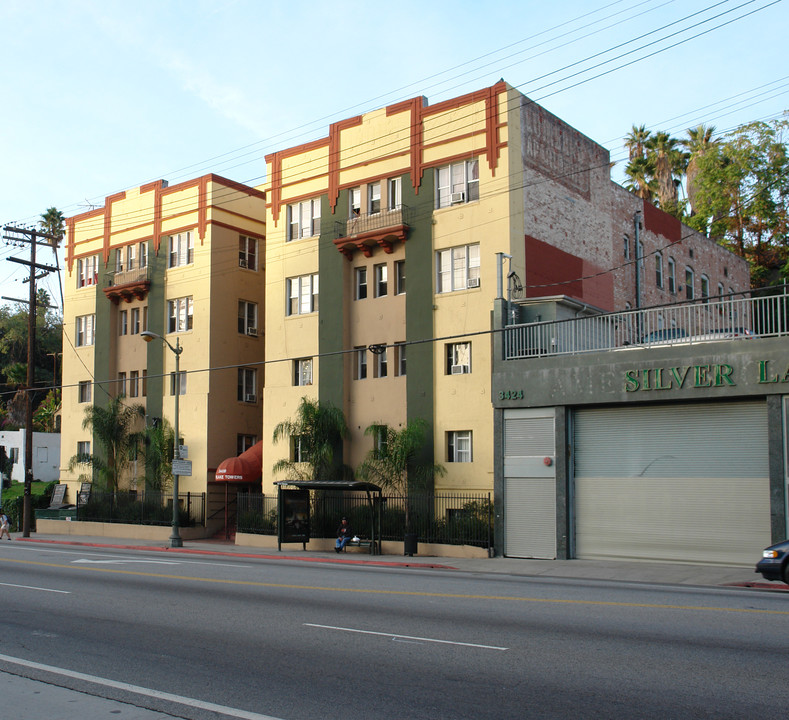 Silver Lake Towers in Los Angeles, CA - Building Photo