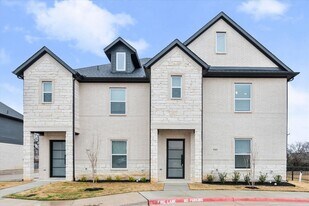 2355 Springpark Dr in Arlington, TX - Building Photo