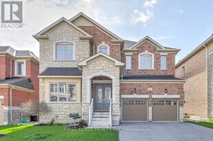 60 Match Point Ct in Aurora, ON - Building Photo