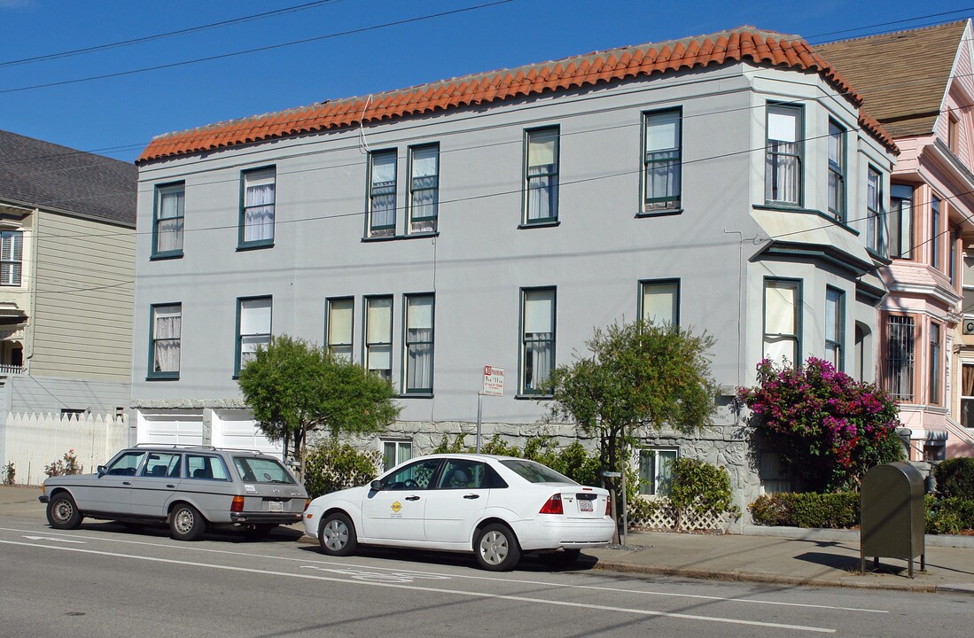 693-695 2nd Ave in San Francisco, CA - Building Photo