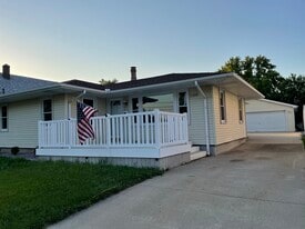 2309 8th St in Peru, IL - Building Photo