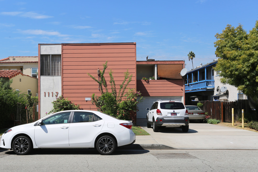 1117 Melrose Ave in Glendale, CA - Foto de edificio