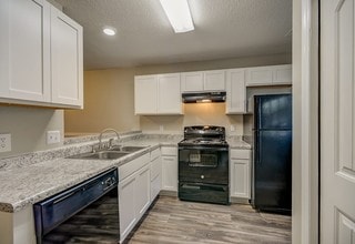 Forest Edge Townhomes in Raleigh, NC - Building Photo - Building Photo