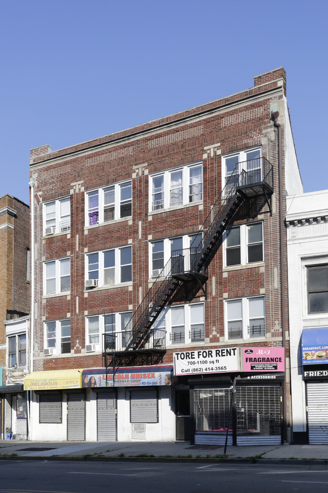 11 N Harrison St in East Orange, NJ - Building Photo - Building Photo