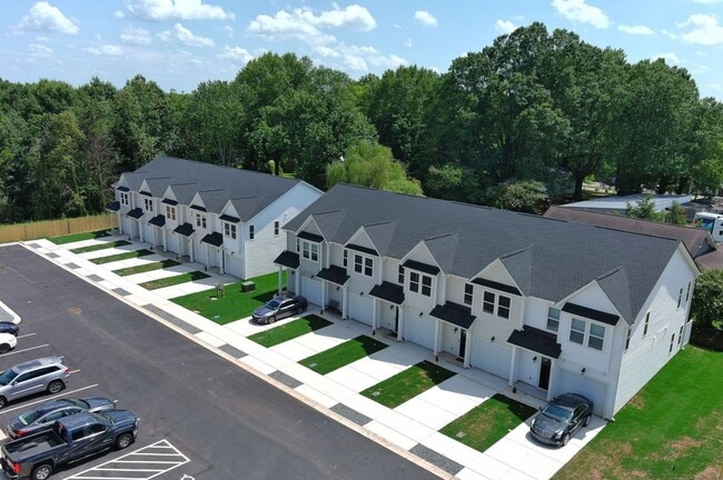 409 #11 E 20th St in Newton, NC - Building Photo - Building Photo