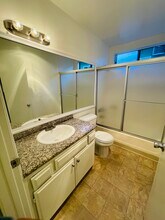 13956 Vanowen St in Van Nuys, CA - Foto de edificio - Building Photo