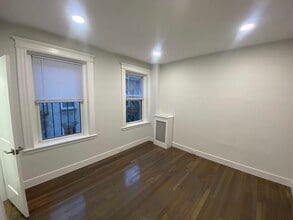 111 Park Dr in Boston, MA - Building Photo - Building Photo